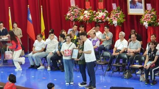 1140510 東信校慶暨多元活動園遊會【國樂團暖場+森巴鼓開幕式表演+頒獎典禮+國小各學年及幼兒園各班表演+母親節感恩音樂會及素養議題宣導+親子園遊會】:56