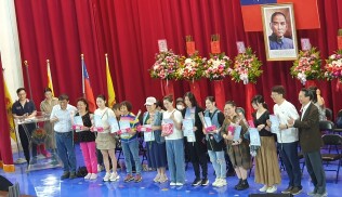 1140510 東信校慶暨多元活動園遊會【國樂團暖場+森巴鼓開幕式表演+頒獎典禮+國小各學年及幼兒園各班表演+母親節感恩音樂會及素養議題宣導+親子園遊會】:68